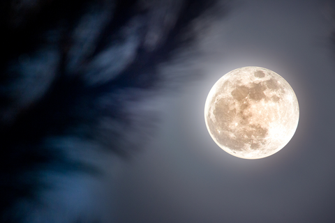 Vollmond strahlend