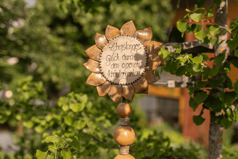 SonnenMoor-Garten-mit-Keramik